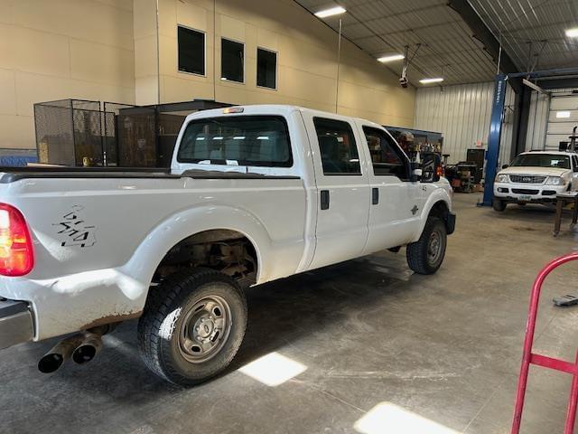 Image of Ford F-350 equipment image 4