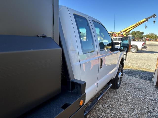 Image of Ford F-350 equipment image 1