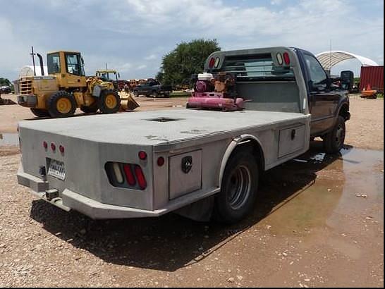 Image of Ford F-350 equipment image 3