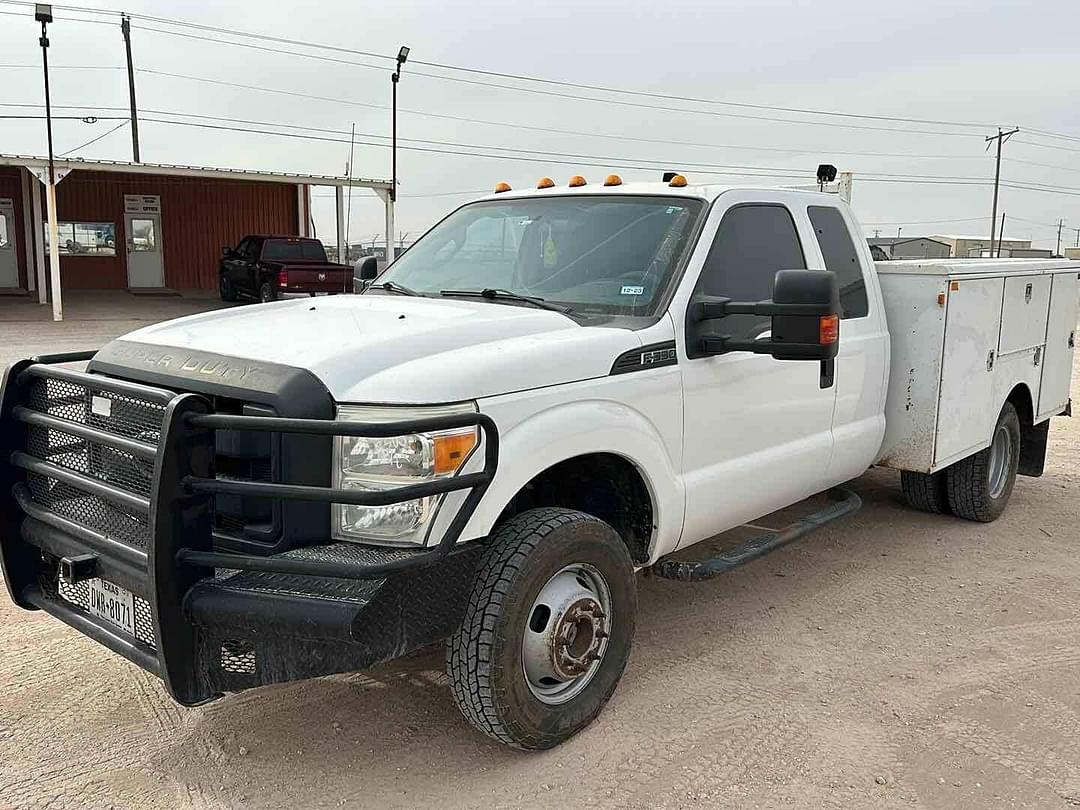 Image of Ford F-350 Primary image