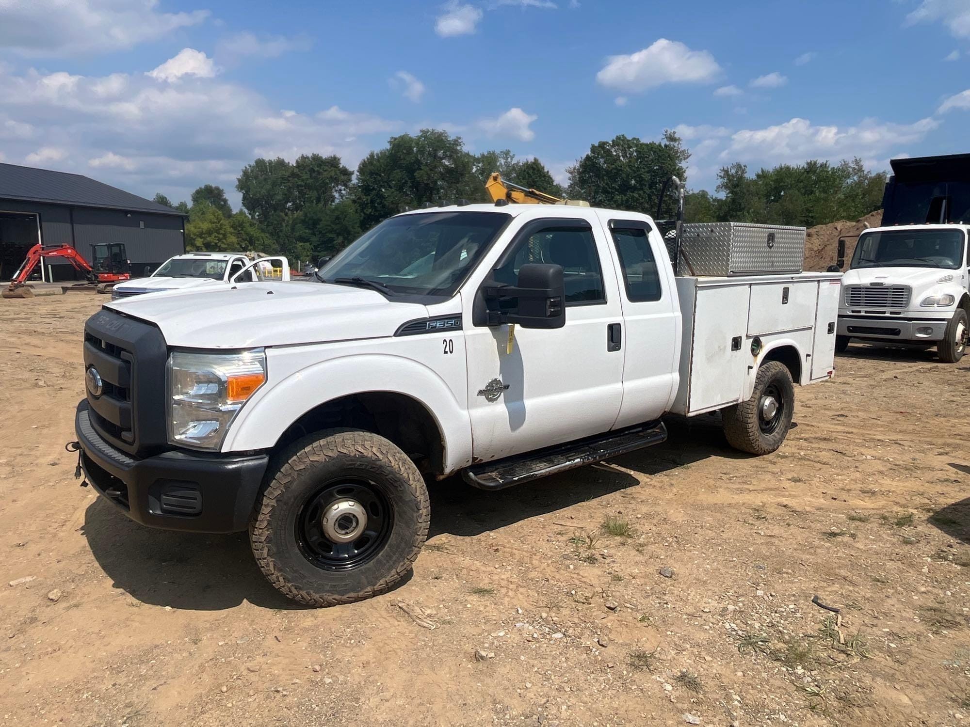 2015 Ford F-350 Equipment Image0