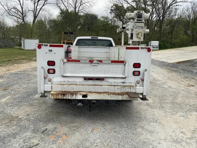 Image of Ford F-350 equipment image 3