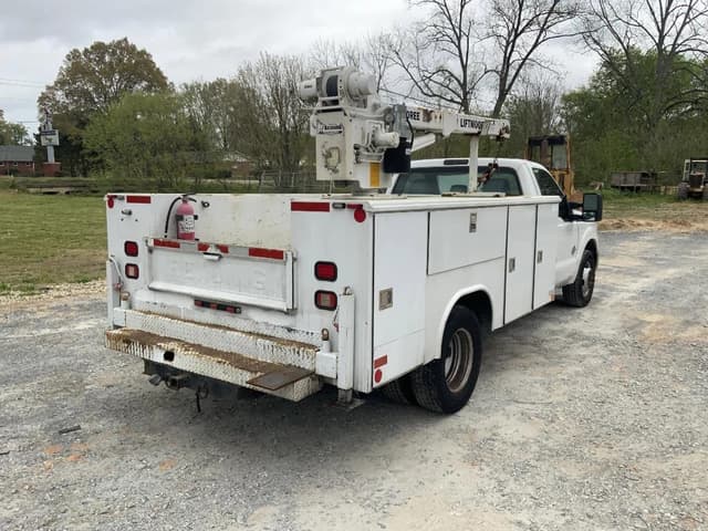 Image of Ford F-350 equipment image 4