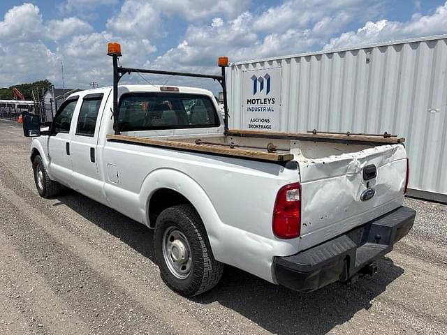 Image of Ford F-350 equipment image 1