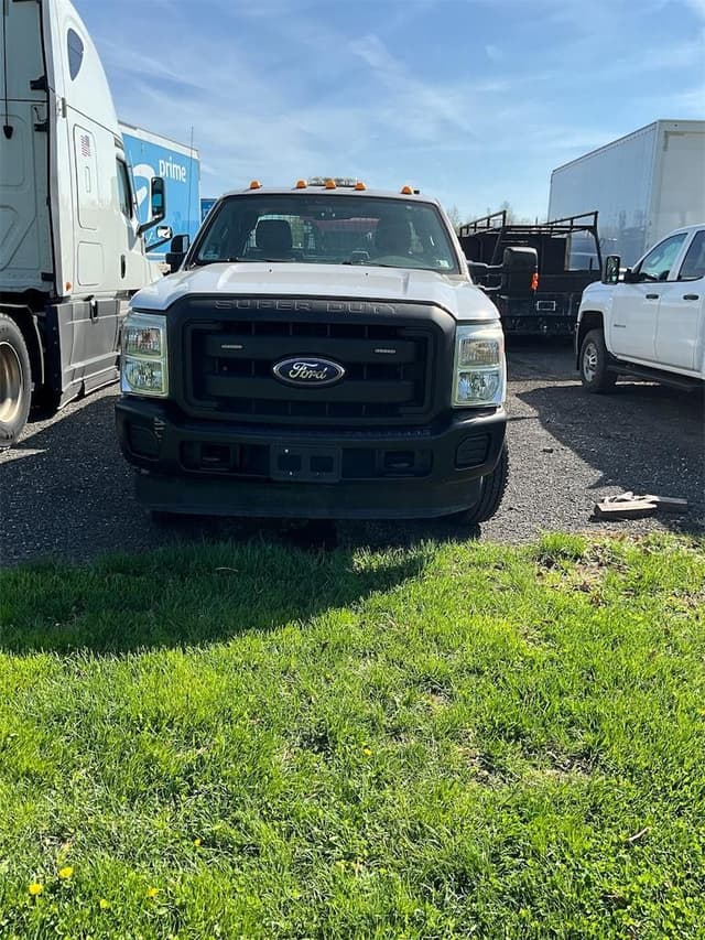 Image of Ford F-350 equipment image 1