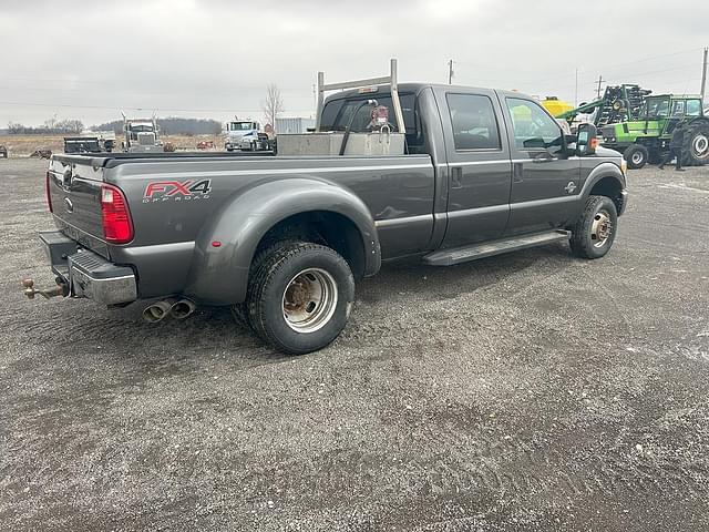 Image of Ford F-350 equipment image 3