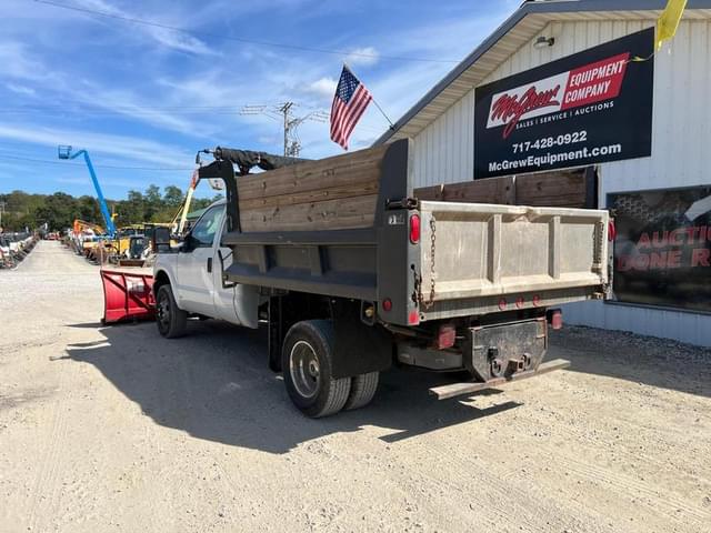 Image of Ford F-350 equipment image 3