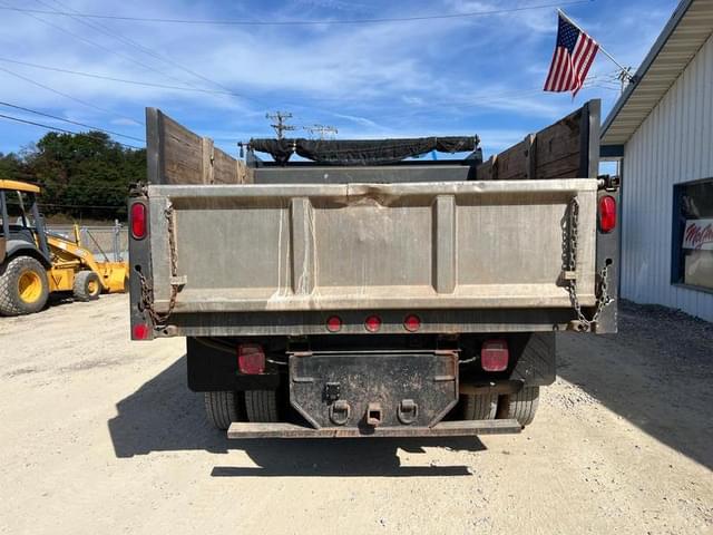 Image of Ford F-350 equipment image 4