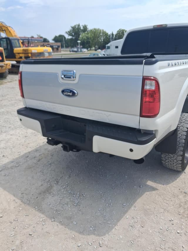 Image of Ford F-350 equipment image 4