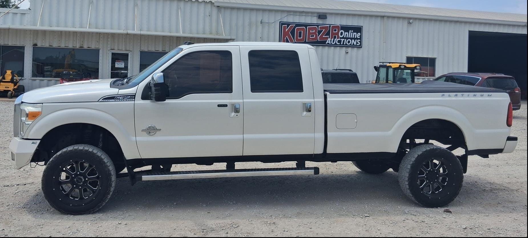 2015 Ford F-350 Equipment Image0