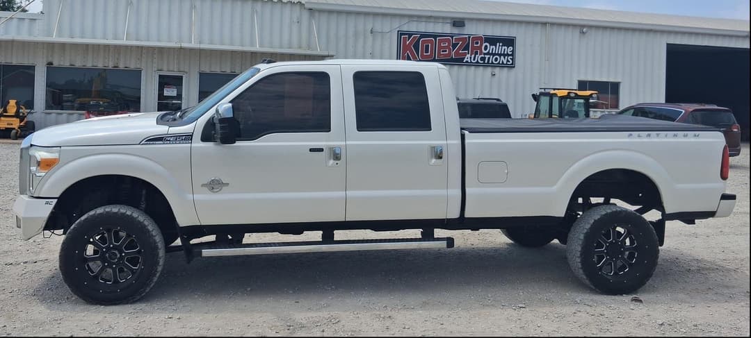 Image of Ford F-350 Primary image