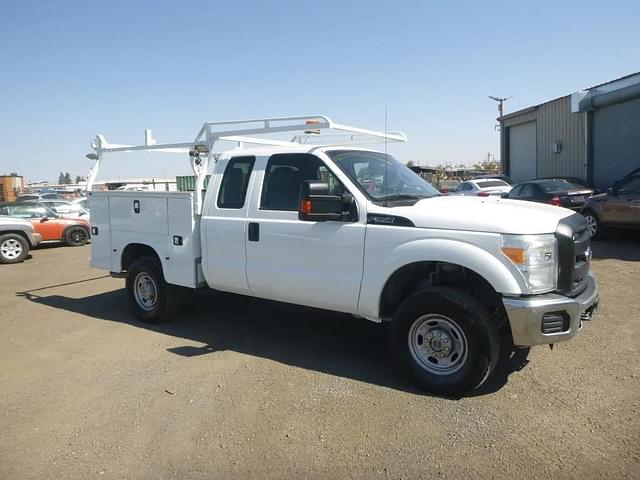 Image of Ford F-350 equipment image 1