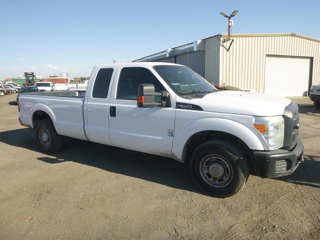 Image of Ford F-350 equipment image 1