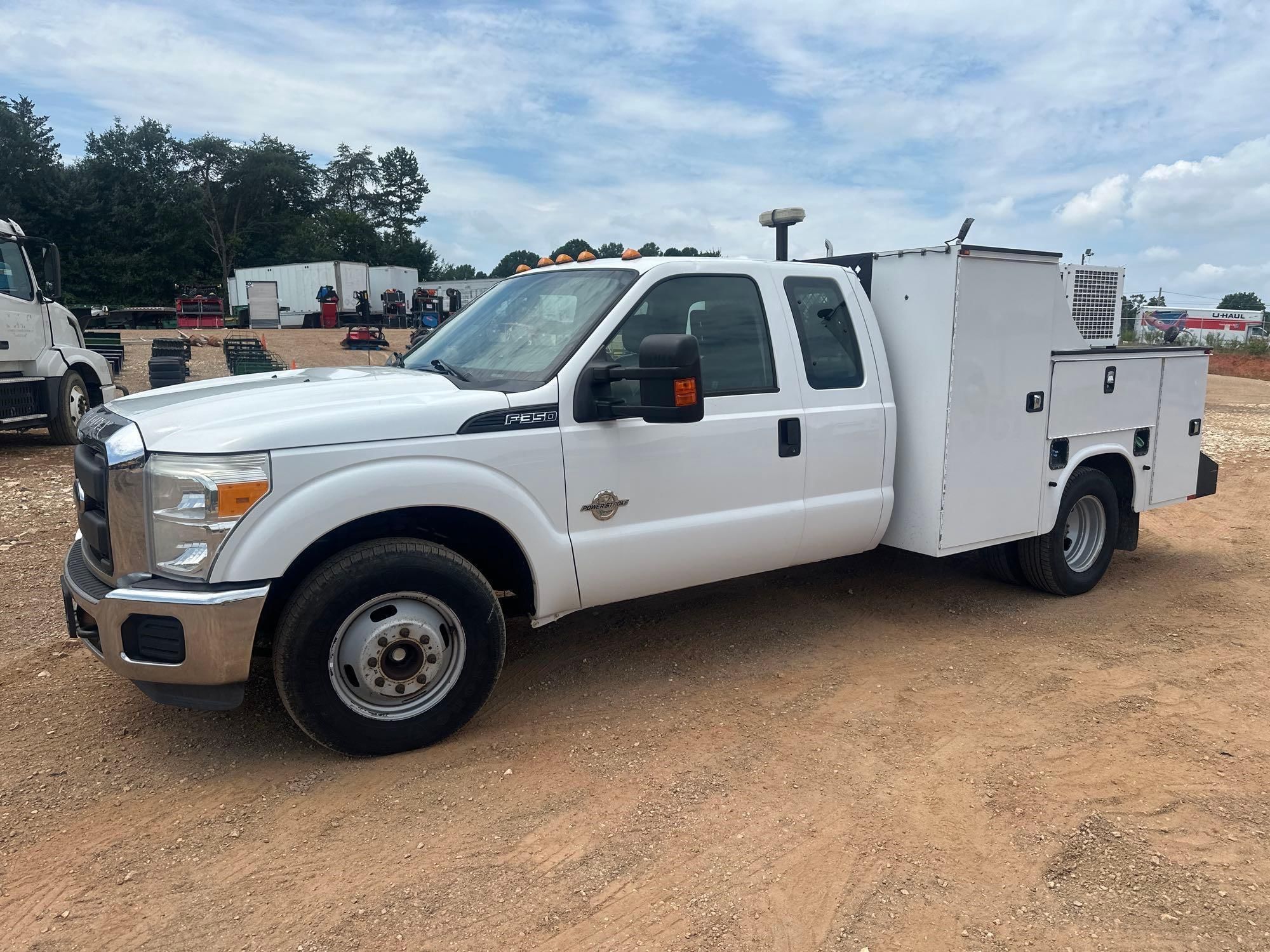 2015 Ford F-350 Equipment Image0