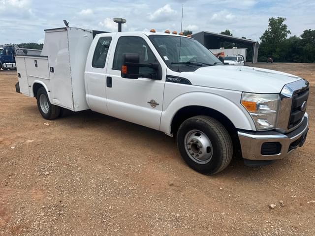 Image of Ford F-350 equipment image 2
