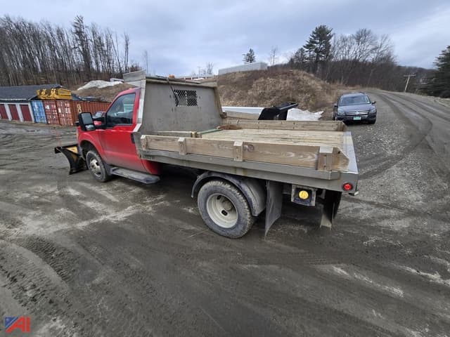 Image of Ford F-350 equipment image 1