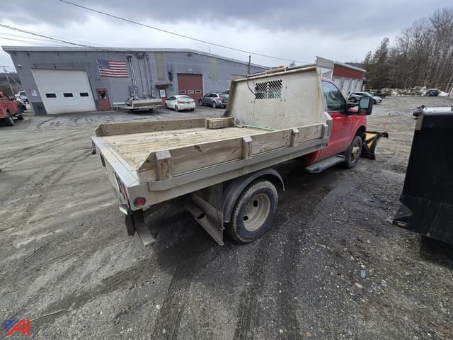 Image of Ford F-350 equipment image 4