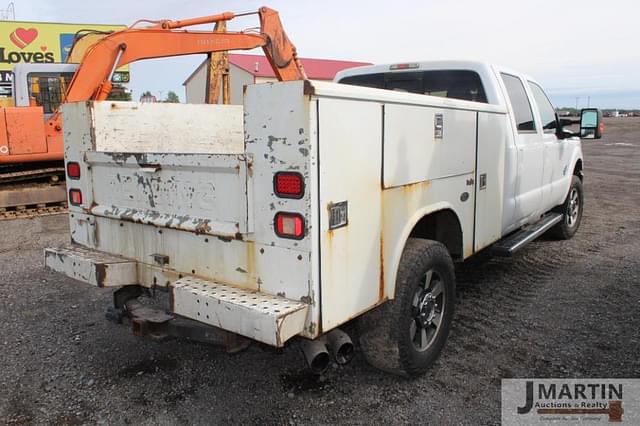 Image of Ford F-350 equipment image 2