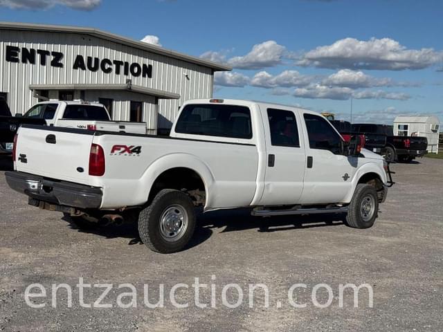 Image of Ford F-350 equipment image 4