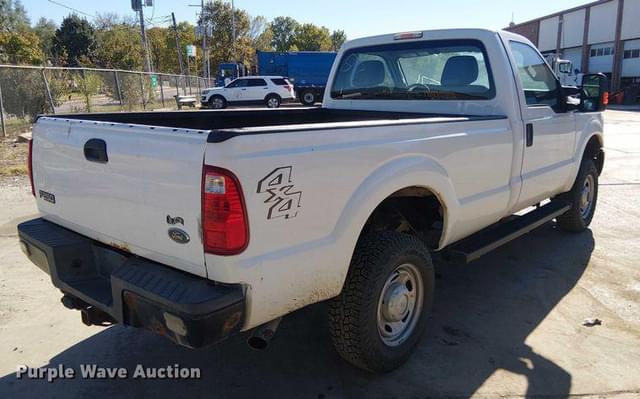 Image of Ford F-350 equipment image 4