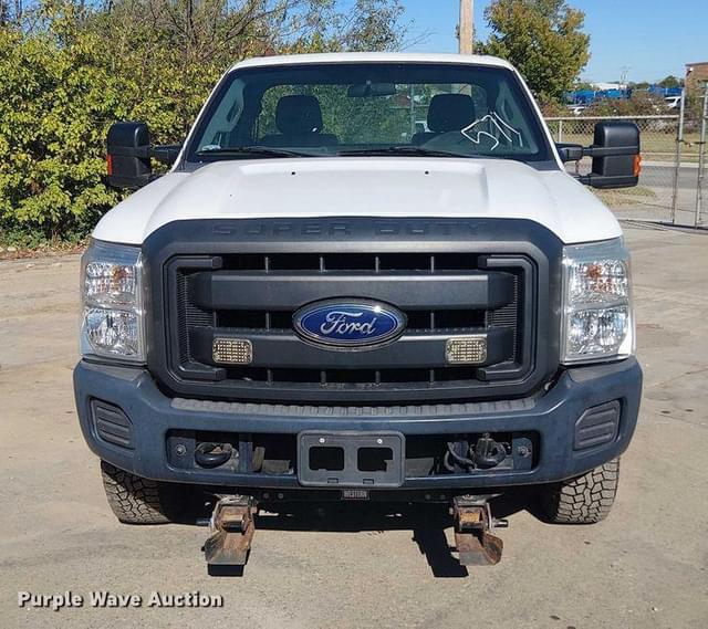 Image of Ford F-350 equipment image 1