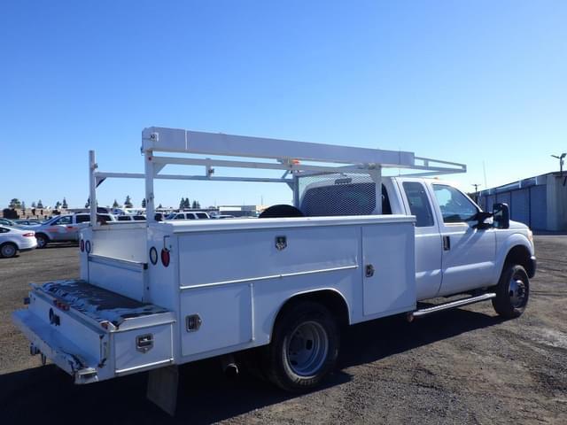 Image of Ford F-350 equipment image 2