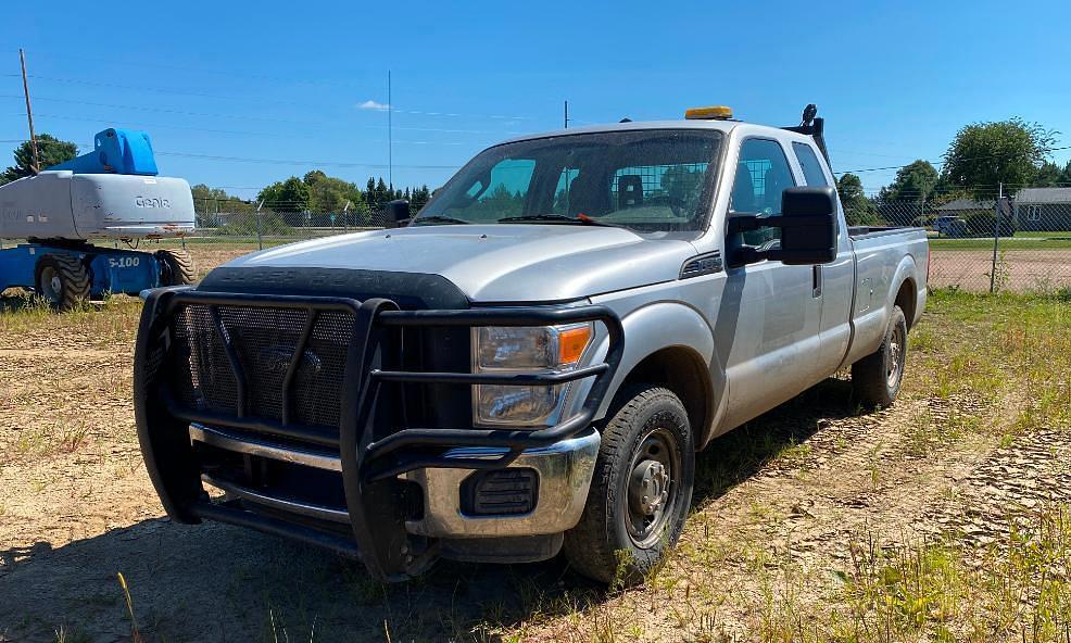 Image of Ford F-350 Primary image