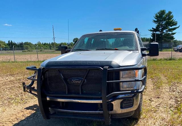 Image of Ford F-350 equipment image 1