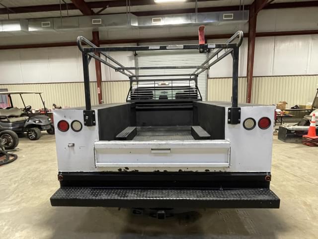 Image of Ford F-350 equipment image 4