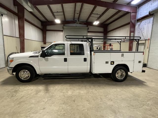 Image of Ford F-350 equipment image 2