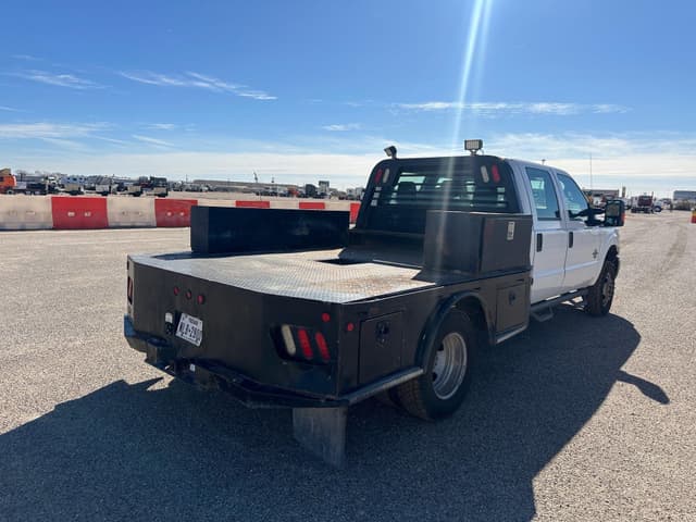 Image of Ford F-350 equipment image 3