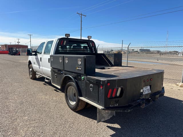 Image of Ford F-350 equipment image 4