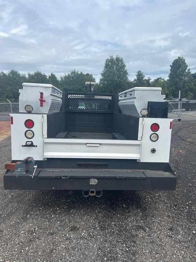 Image of Ford F-350 equipment image 4