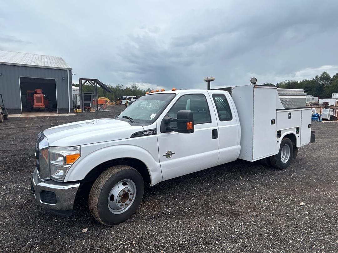 Image of Ford F-350 Primary image