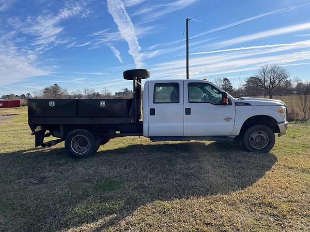 Image of Ford F-350 equipment image 3