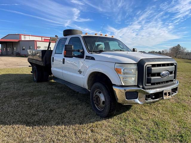 Image of Ford F-350 equipment image 2