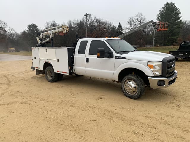 Image of Ford F-350 equipment image 4