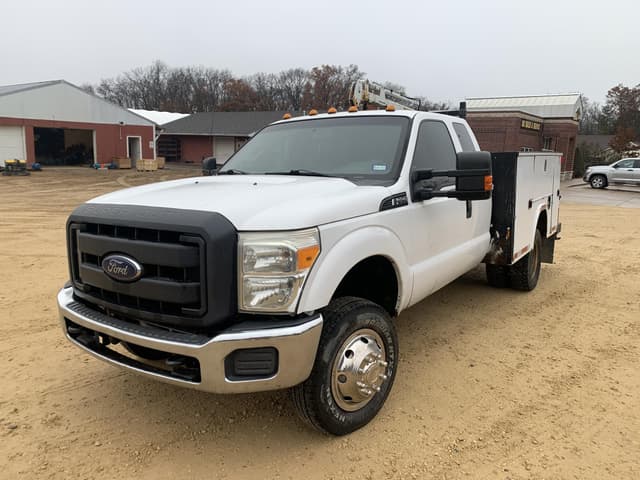 Image of Ford F-350 equipment image 1