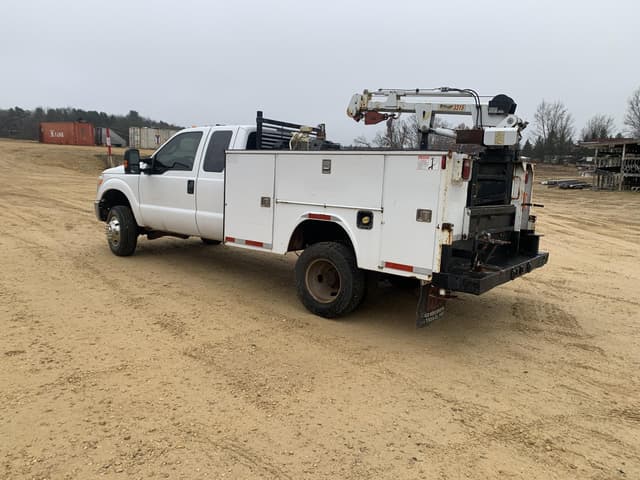 Image of Ford F-350 equipment image 2