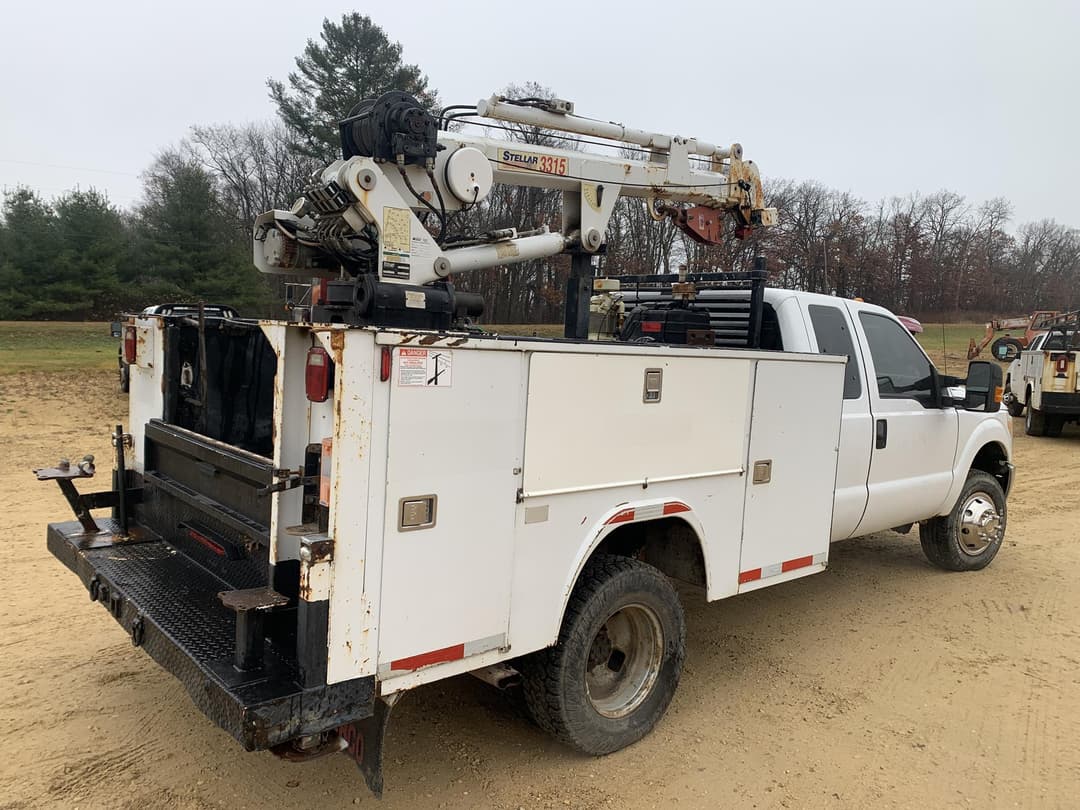 Image of Ford F-350 Primary image