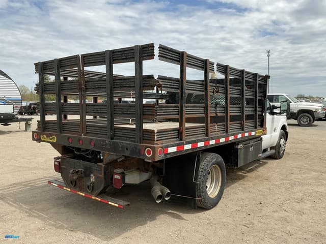 Image of Ford F-350 equipment image 4