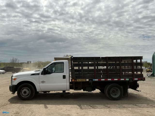 Image of Ford F-350 equipment image 1