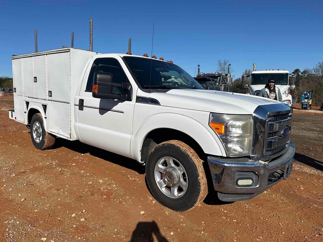 Image of Ford F-350 Primary image