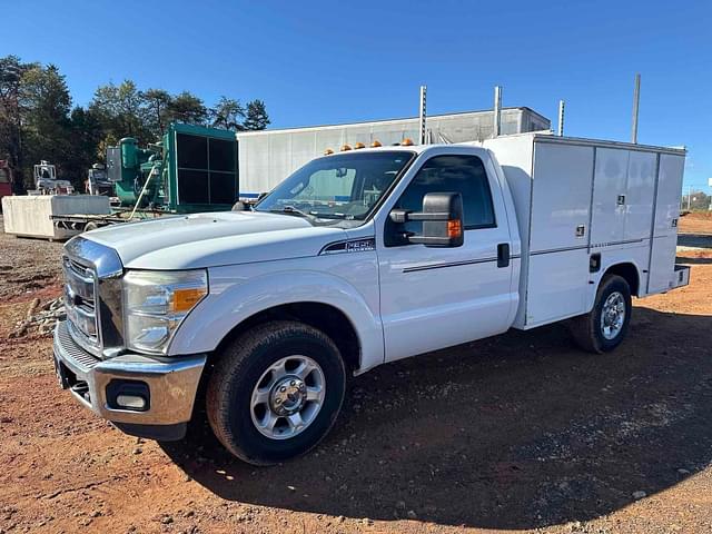 Image of Ford F-350 equipment image 1