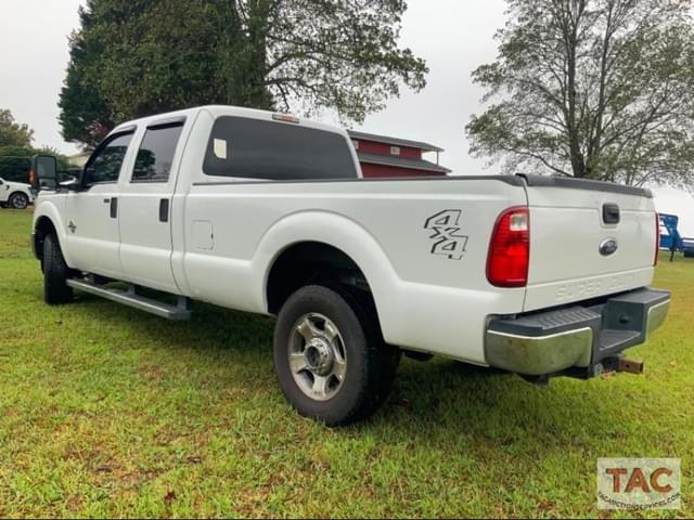 Image of Ford F-350 equipment image 3