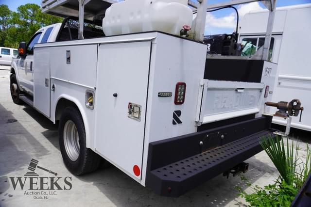 Image of Ford F-350 equipment image 3