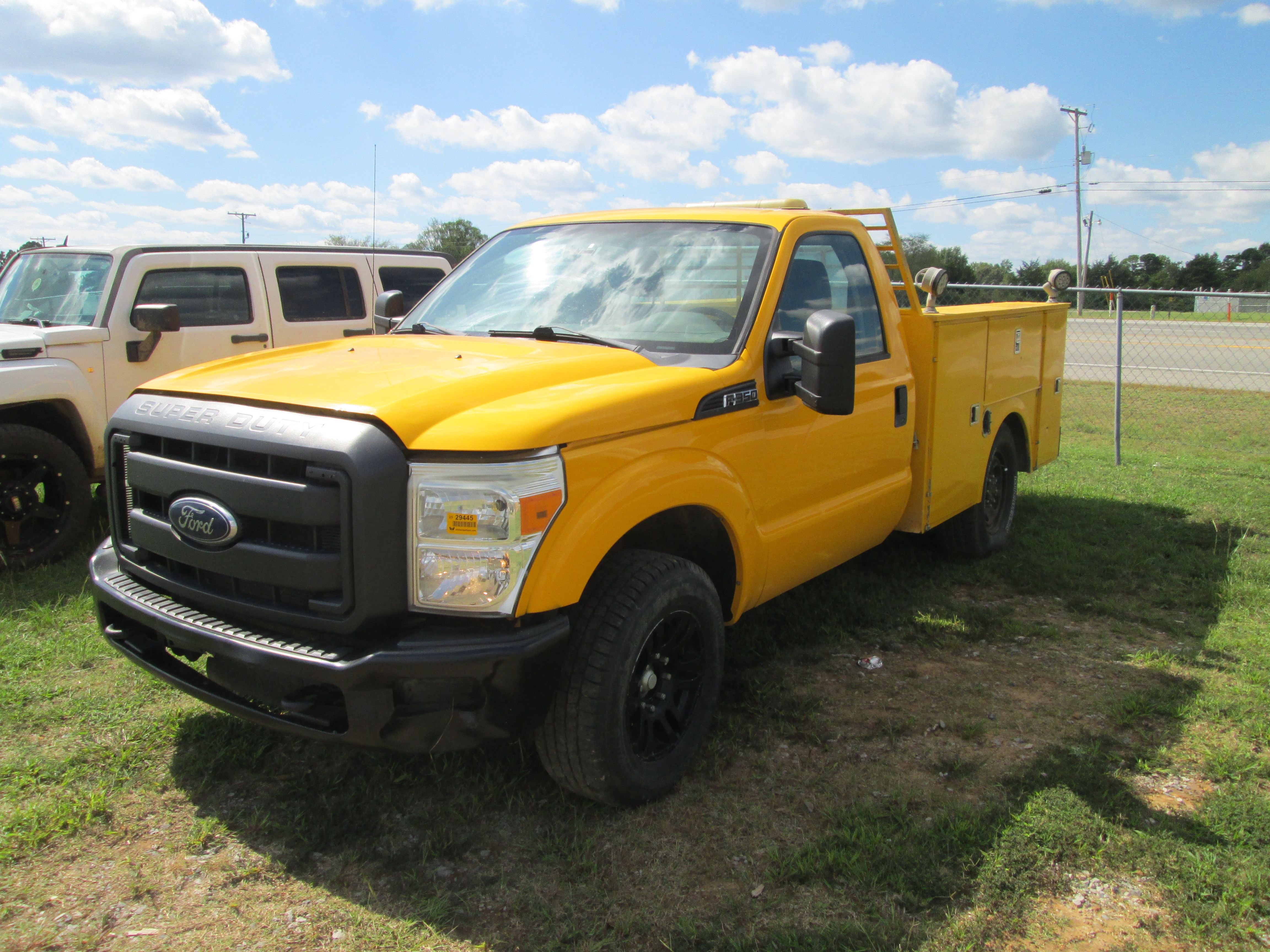 2015 Ford F-350 Equipment Image0
