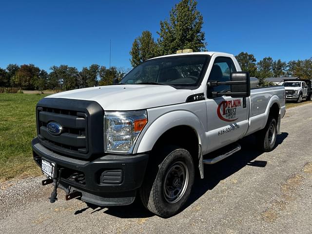 Image of Ford F-350 equipment image 3