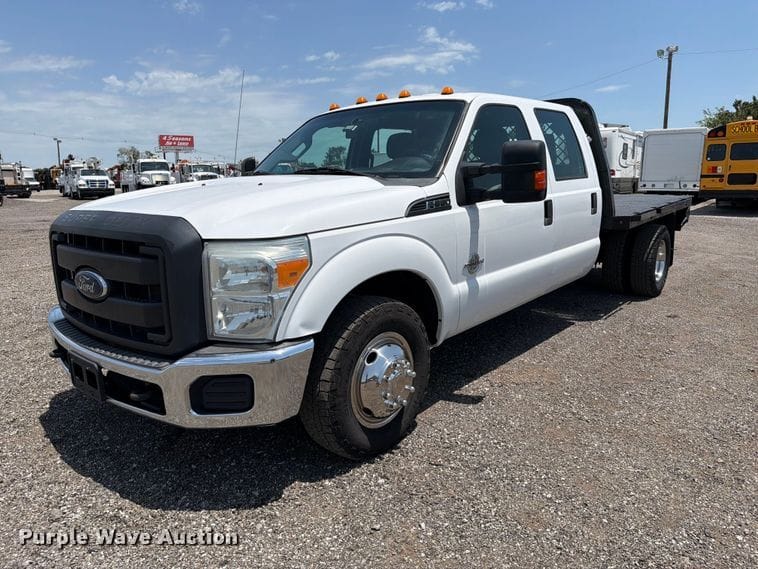 2015 Ford F-350 Equipment Image0