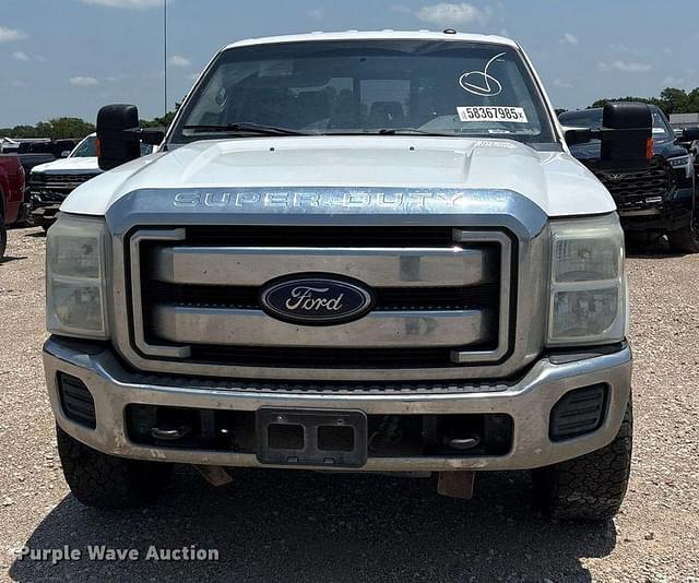 Image of Ford F-350 equipment image 1
